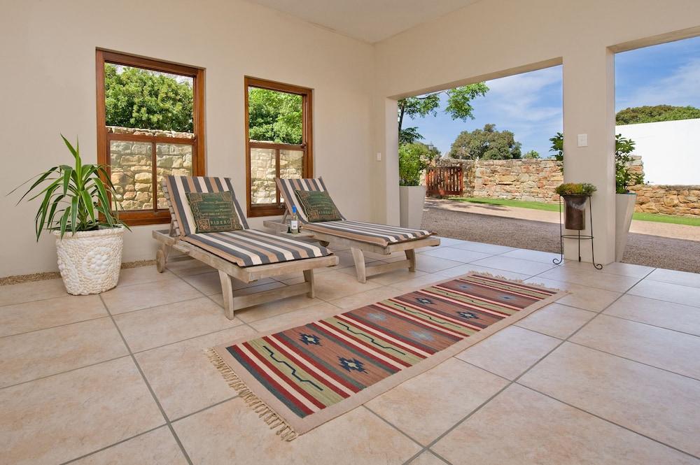 Lavender Manor Guest Lodge Hermanus Dış mekan fotoğraf